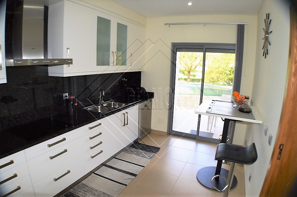Qlistings Beautiful 2 Bedroom Vilamoura Apartment within 5 mins to beach. Ref 204 image 6